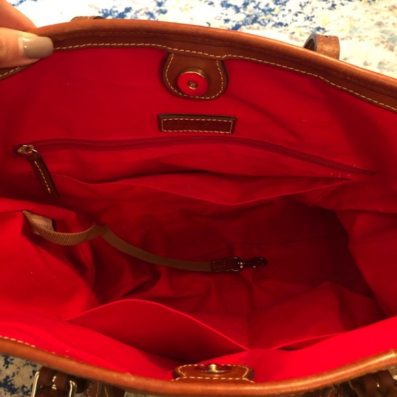 Excellent condition Dooney and Bourke bag - Picture 2 of 3